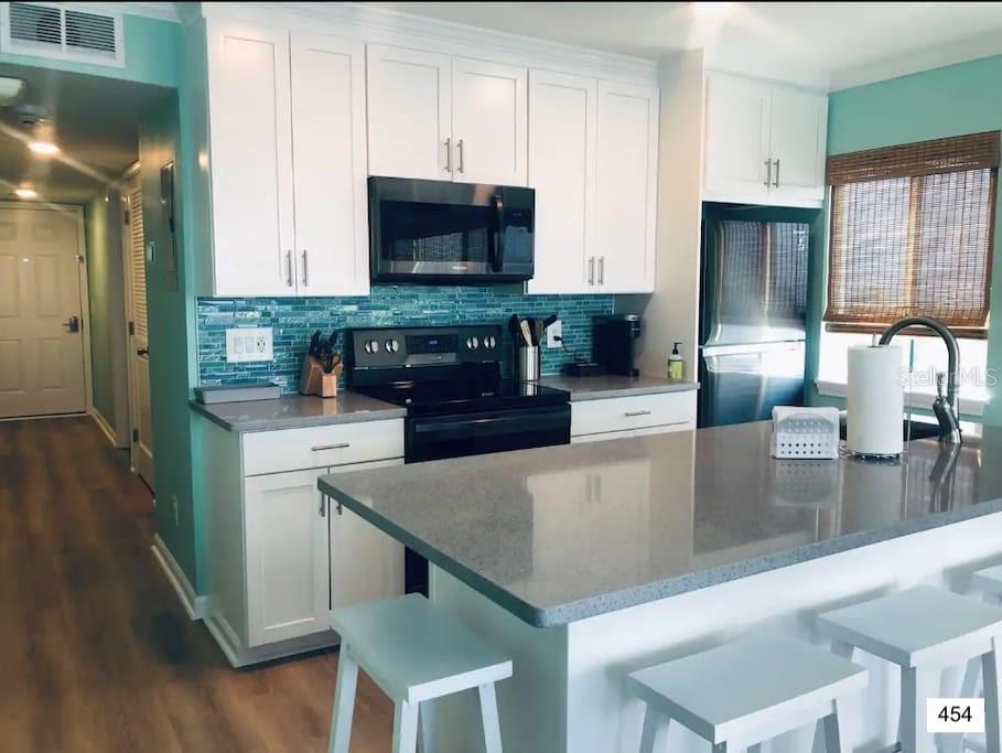 SAILPORT RESORT CONDO ON - Residential Income