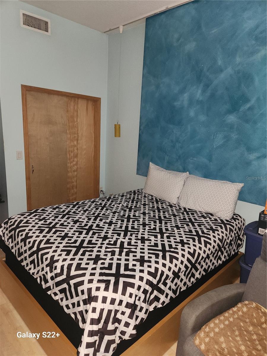 EUROPEAN VILLAGE - Residential