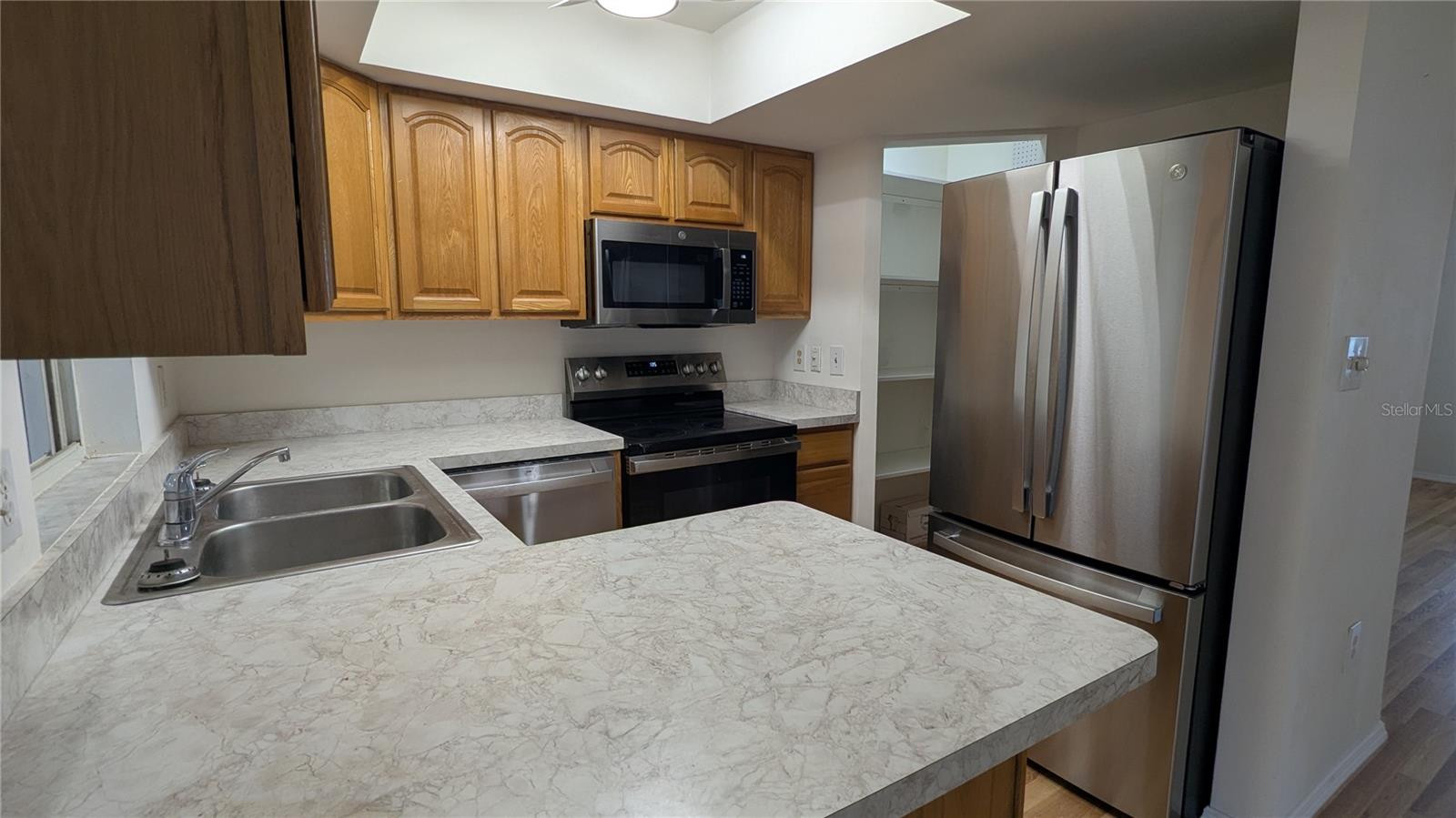 MARIA MANOR - Residential