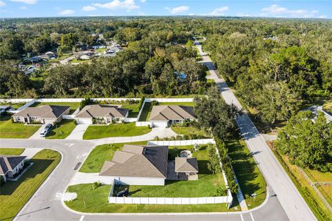 A home in LAKELAND