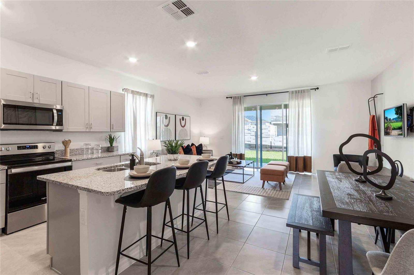 1310 ISLETA LOOP