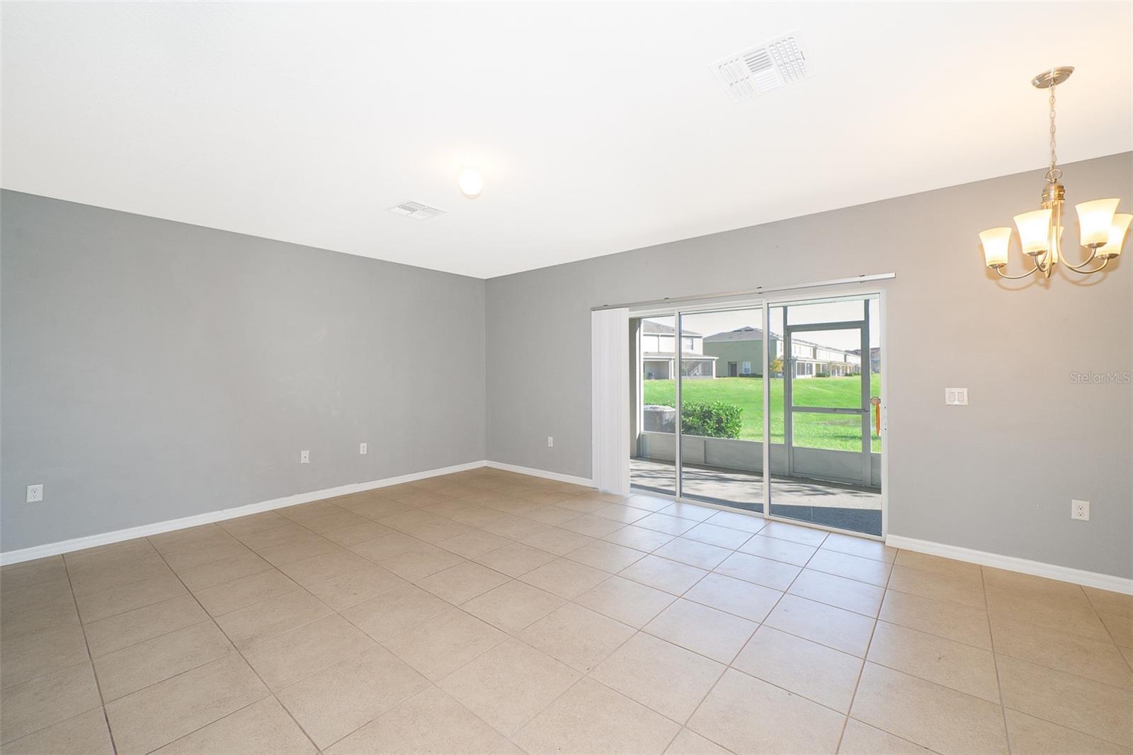 LAKE BLUFF - Residential Lease