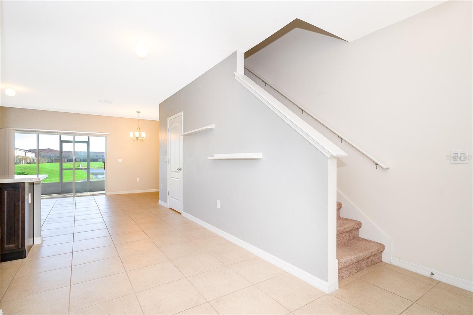 LAKE BLUFF - Residential Lease