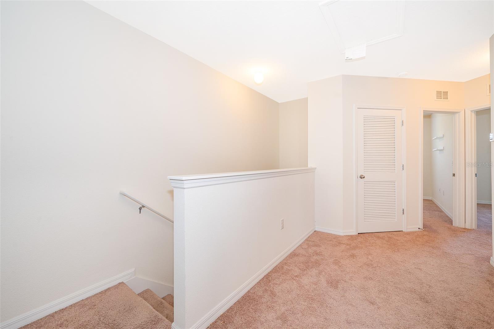 LAKE BLUFF - Residential Lease