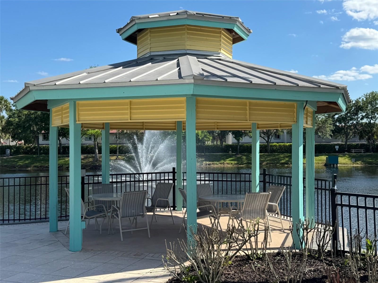 RUNAWAY BEACH CLUB - Residential