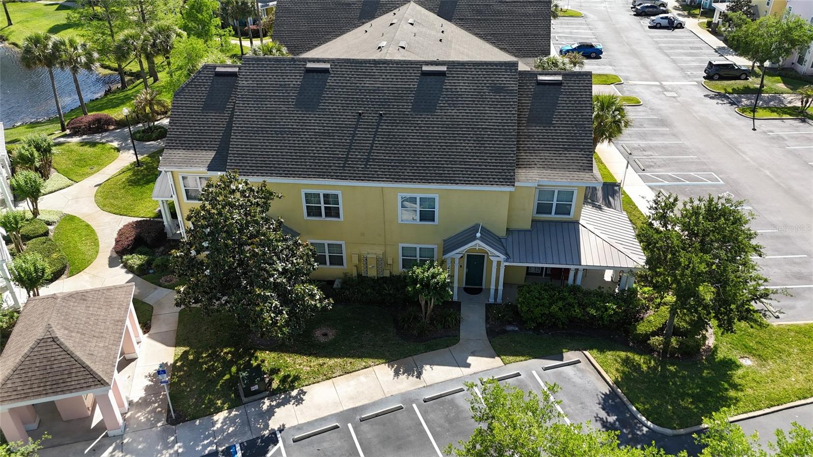 RUNAWAY BEACH CLUB - Residential