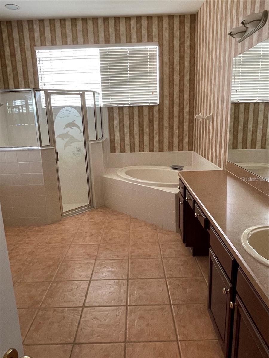 LEXINGTON OAKS PH 01 - Residential Lease