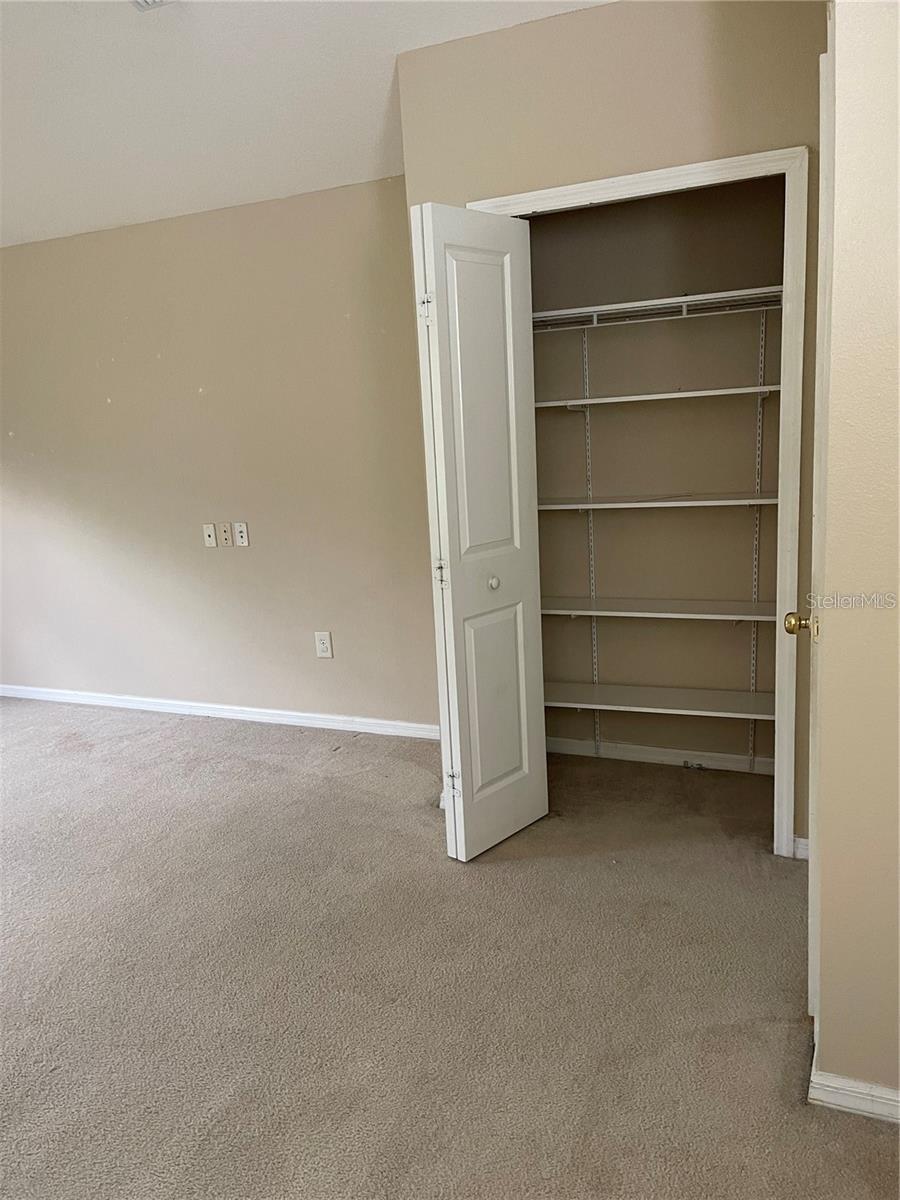 LEXINGTON OAKS PH 01 - Residential Lease