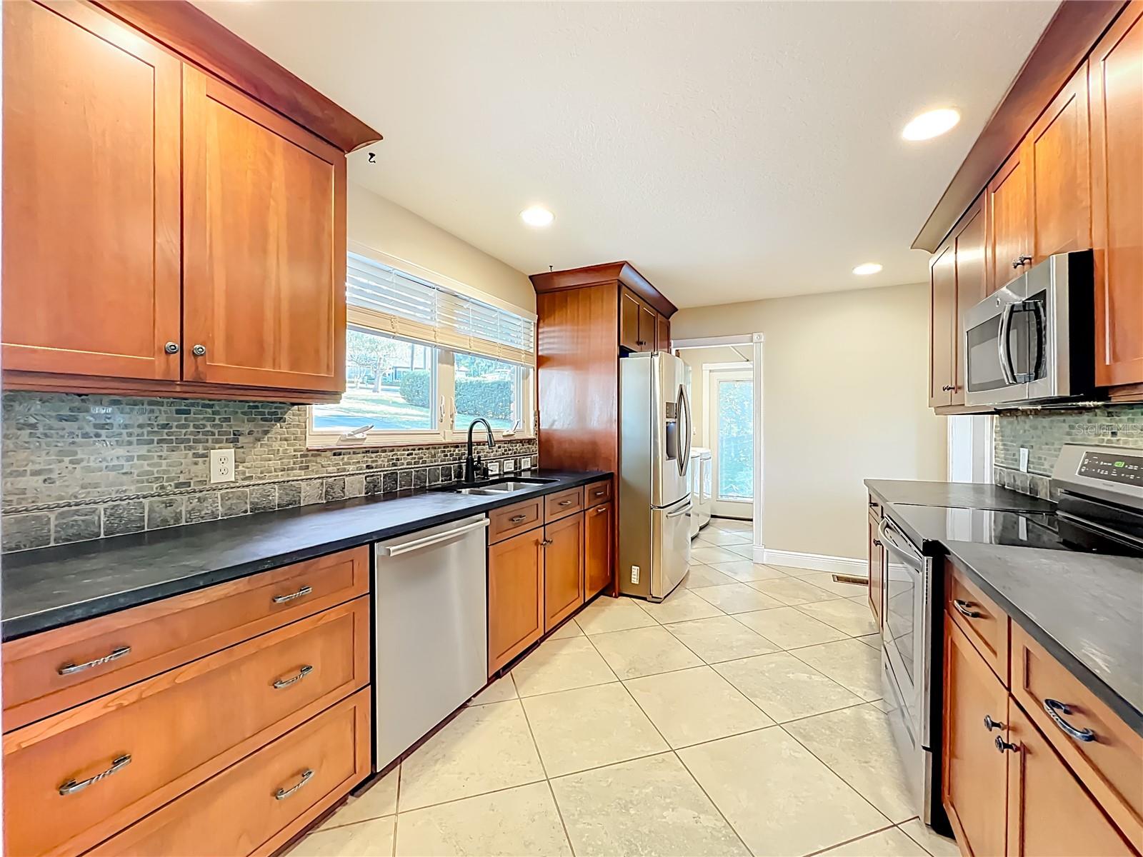 RAINBOW RIDGE - Residential