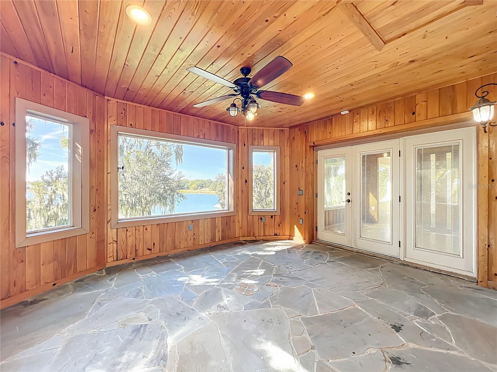 RAINBOW RIDGE - Residential