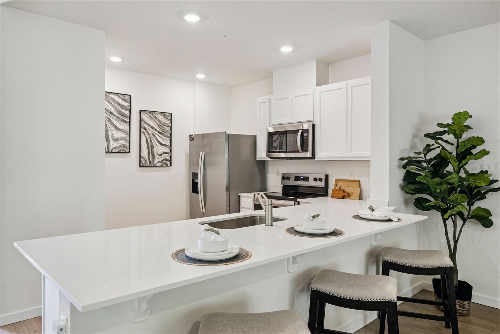 OAK POINTE - Residential