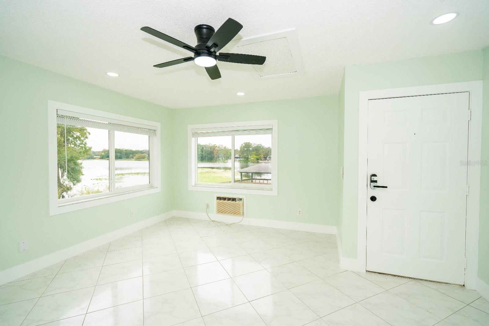 WATERSIDE CONDO II - Residential