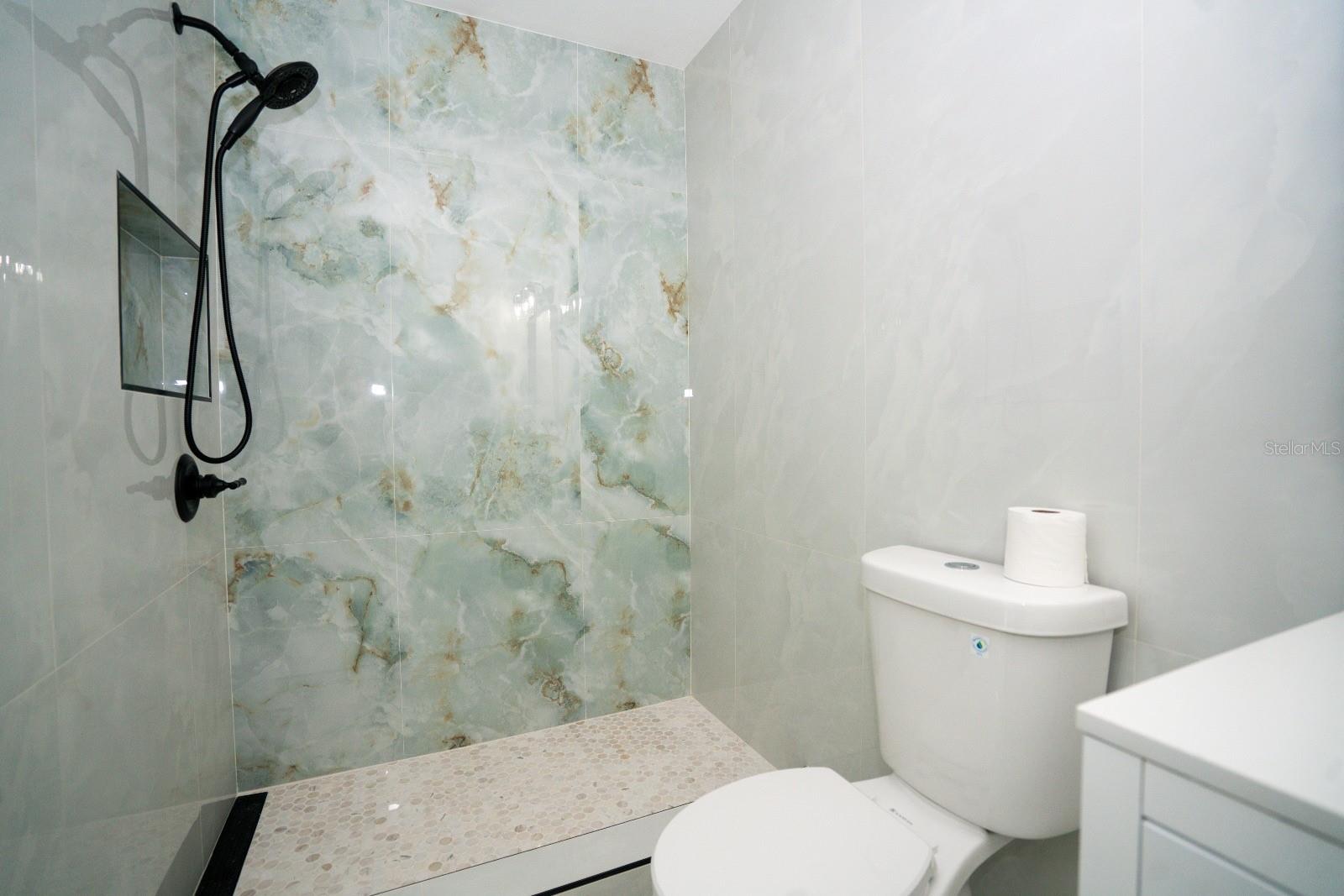 WATERSIDE CONDO II - Residential