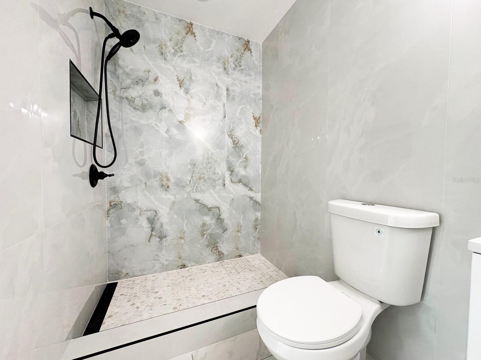 WATERSIDE CONDO II - Residential