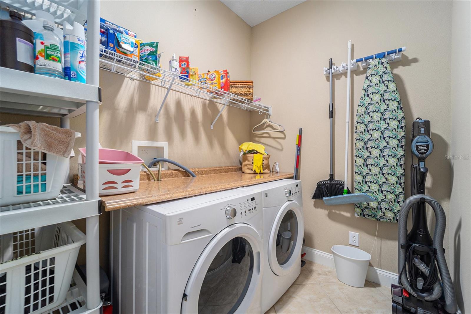 TOWNHOMES AT COMPASS POINTE - Residential