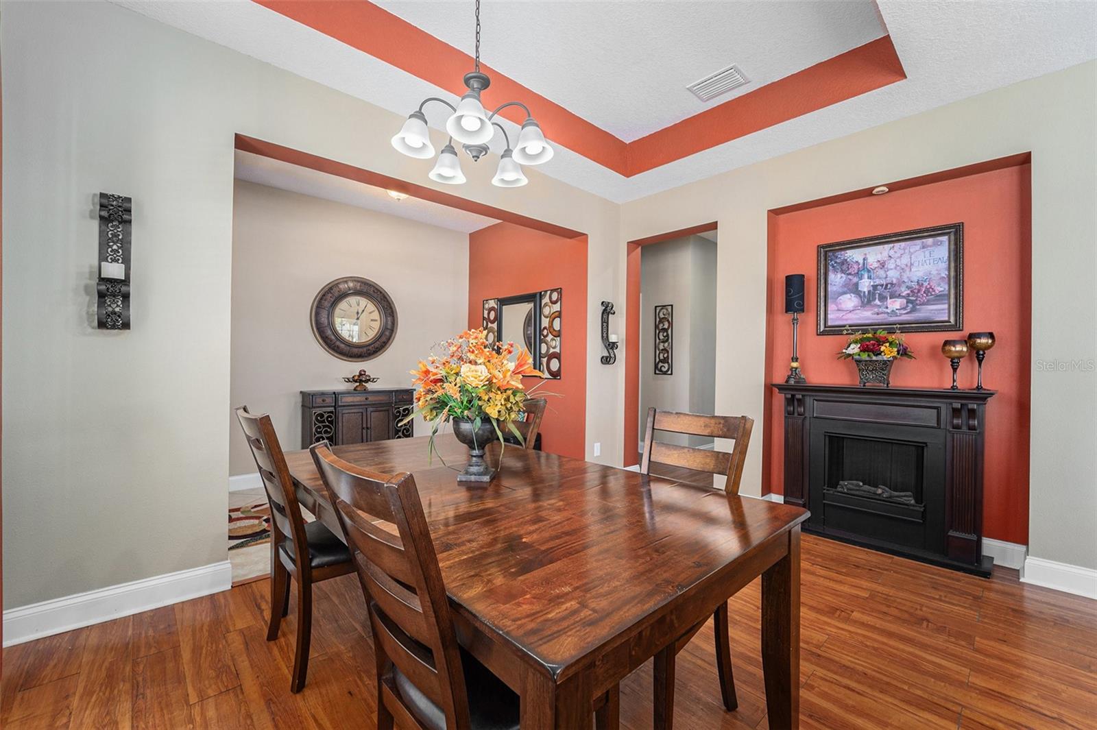 TOWNHOMES AT COMPASS POINTE - Residential