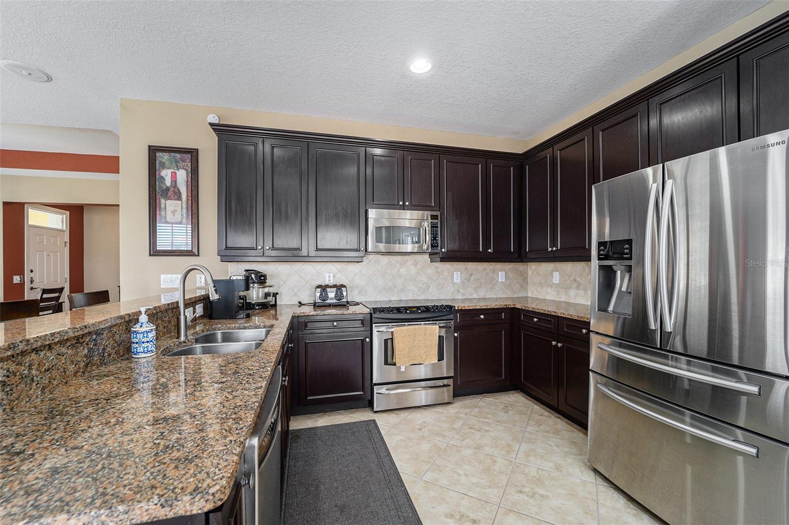 TOWNHOMES AT COMPASS POINTE - Residential