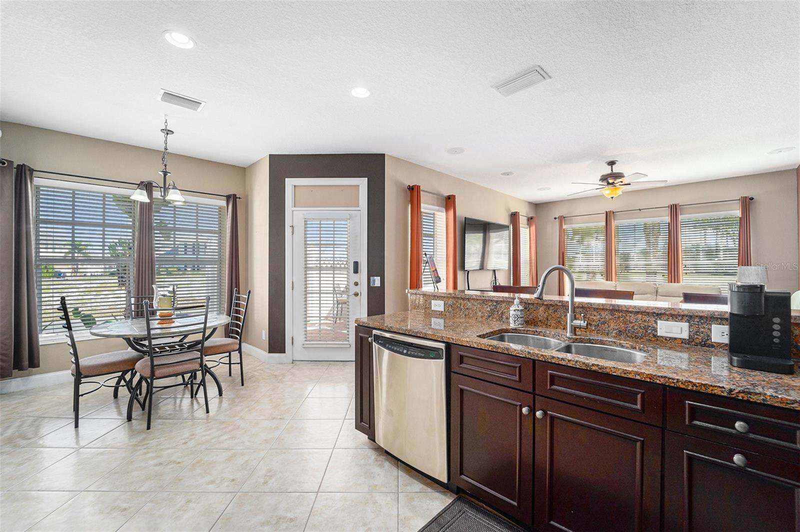 TOWNHOMES AT COMPASS POINTE - Residential