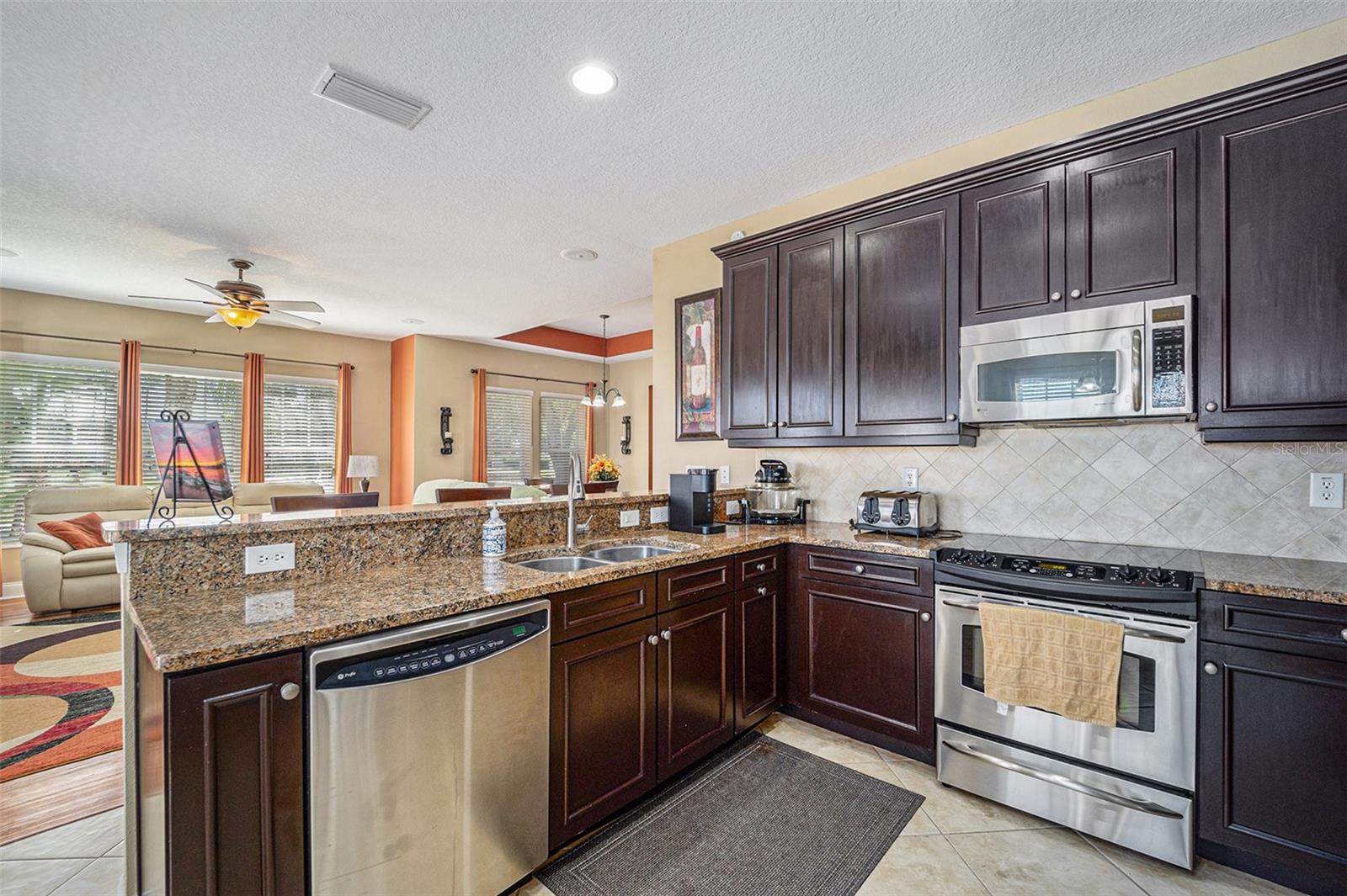 TOWNHOMES AT COMPASS POINTE - Residential