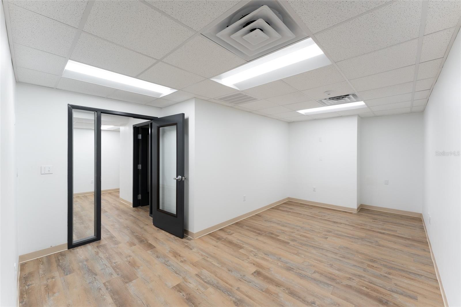 CYPRESS PARK - Commercial Sale