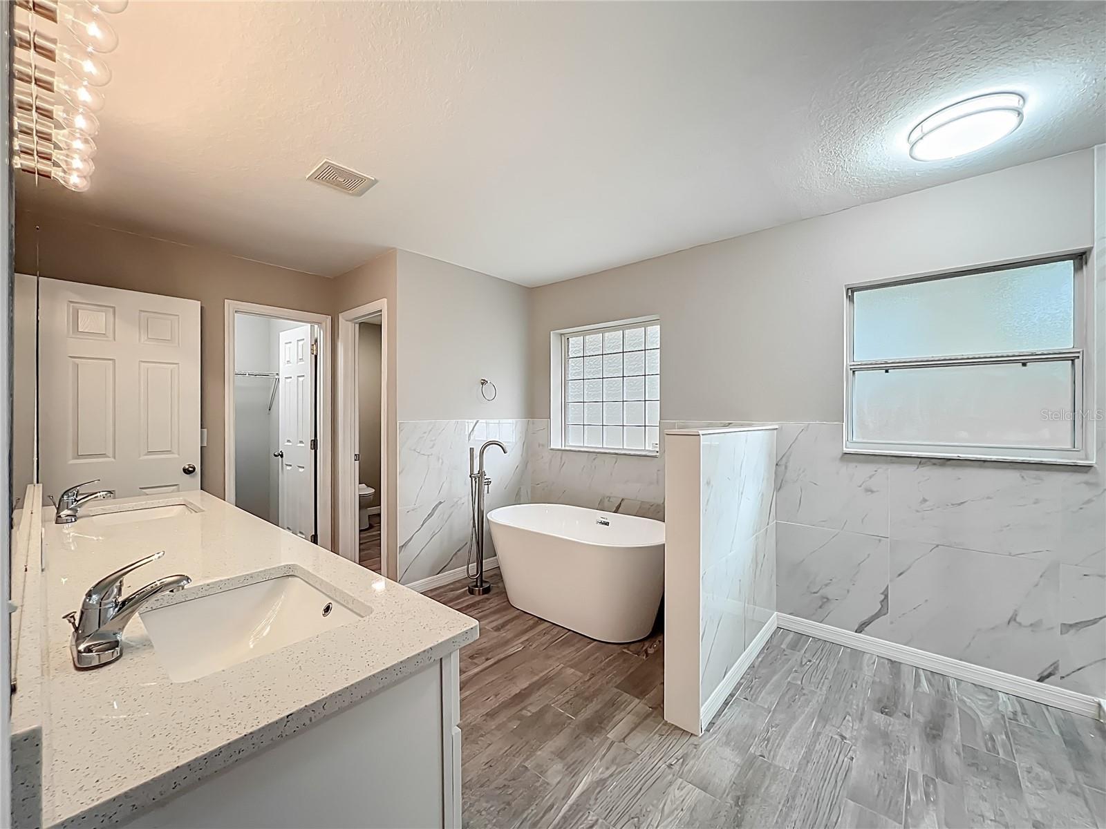 CHISHOLM ESTATES - Residential