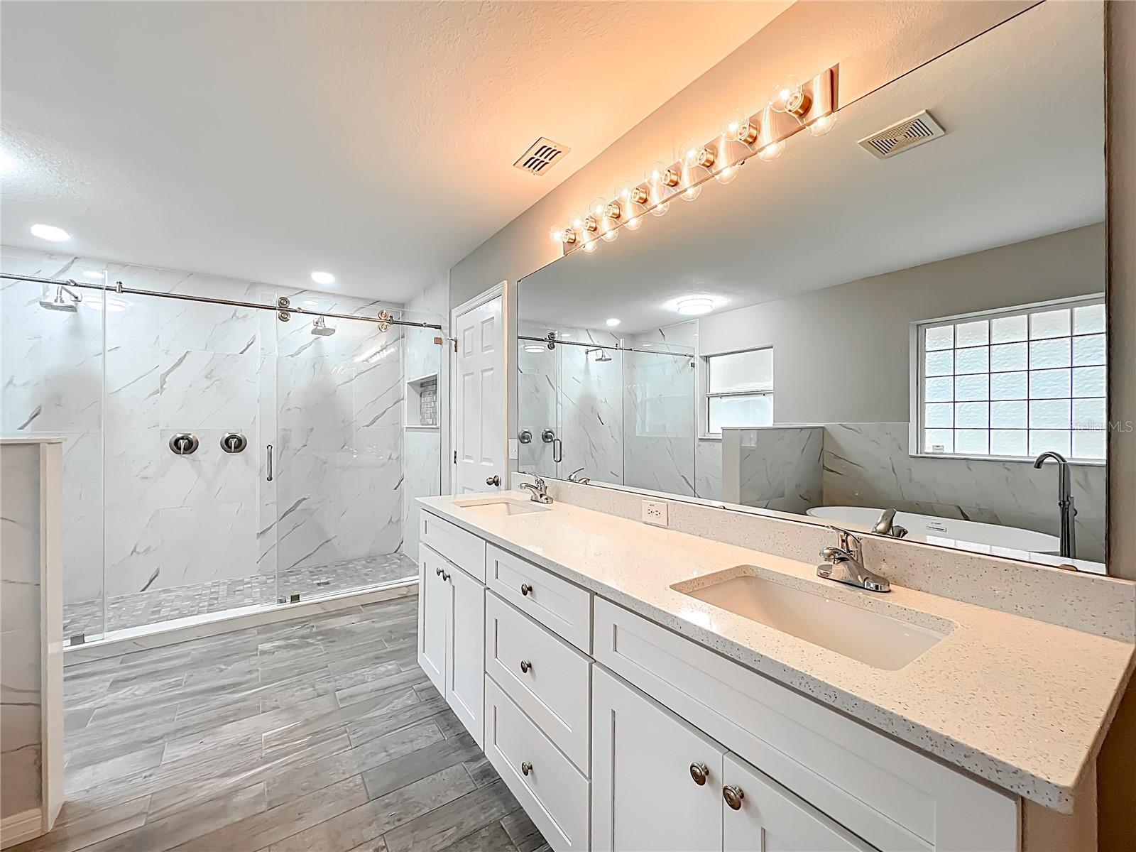 CHISHOLM ESTATES - Residential