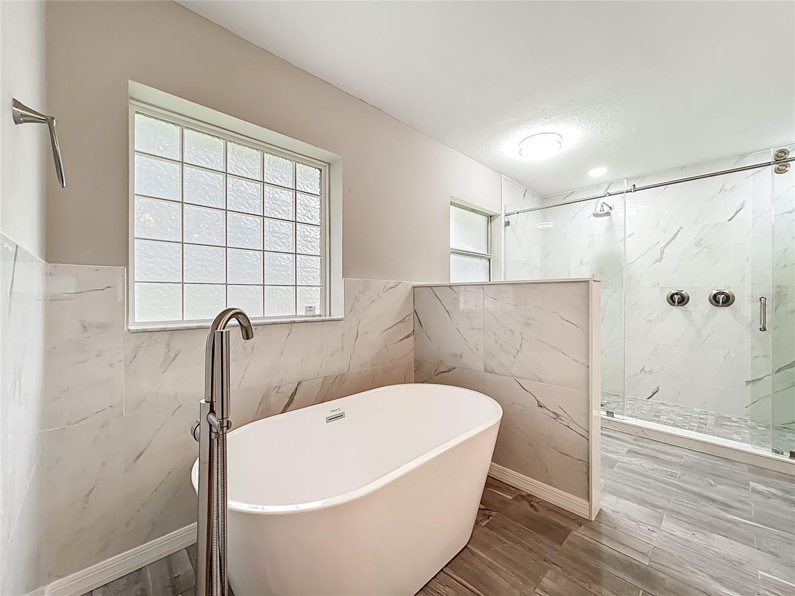 CHISHOLM ESTATES - Residential