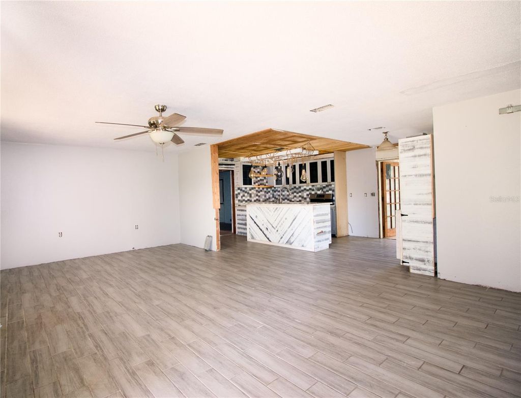 Photo of 501 Rose Avenue, Fruitland Park, FL 34731 (MLS # O6389194)