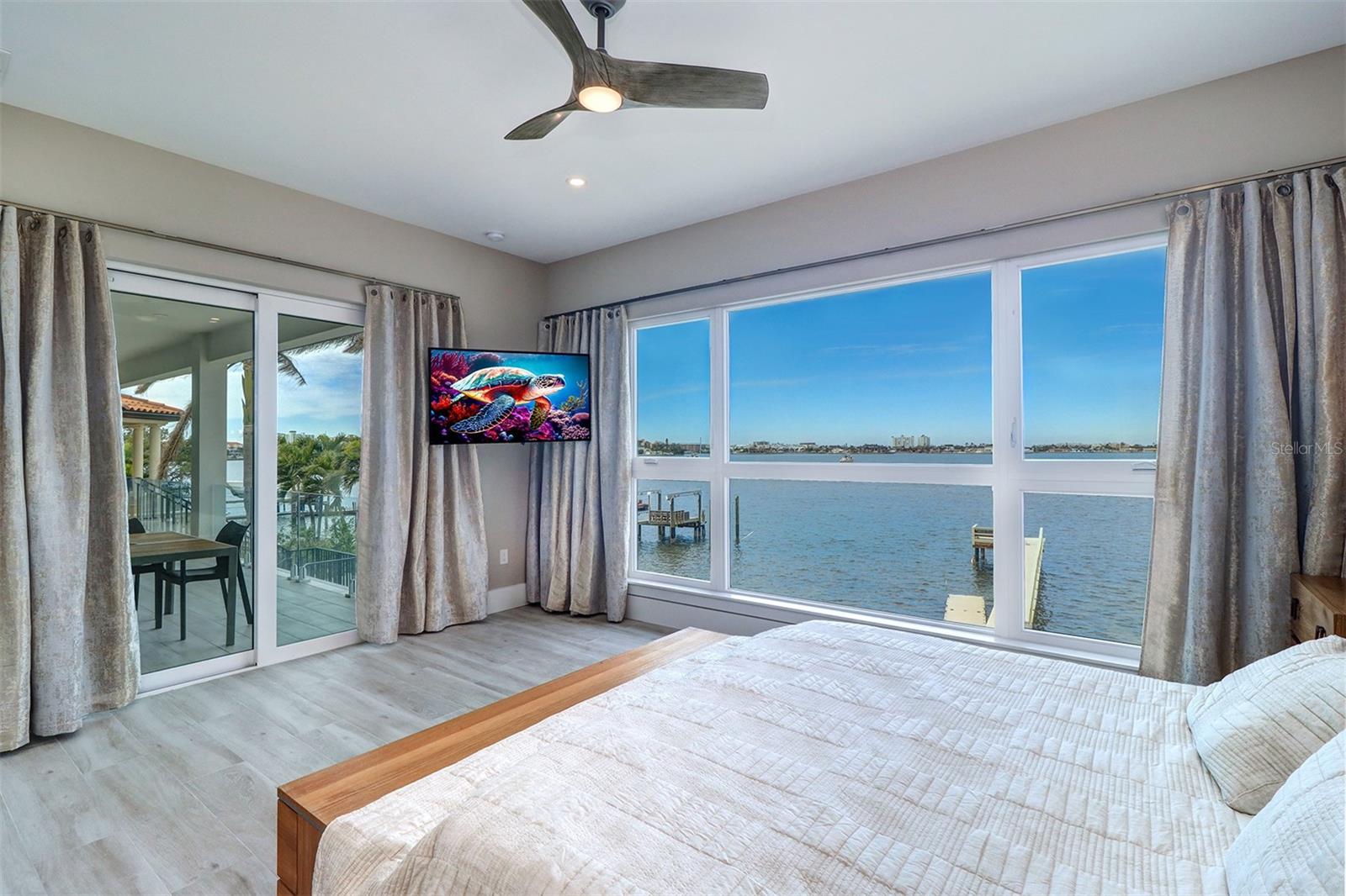 BOCA CIEGA ISLE - Residential
