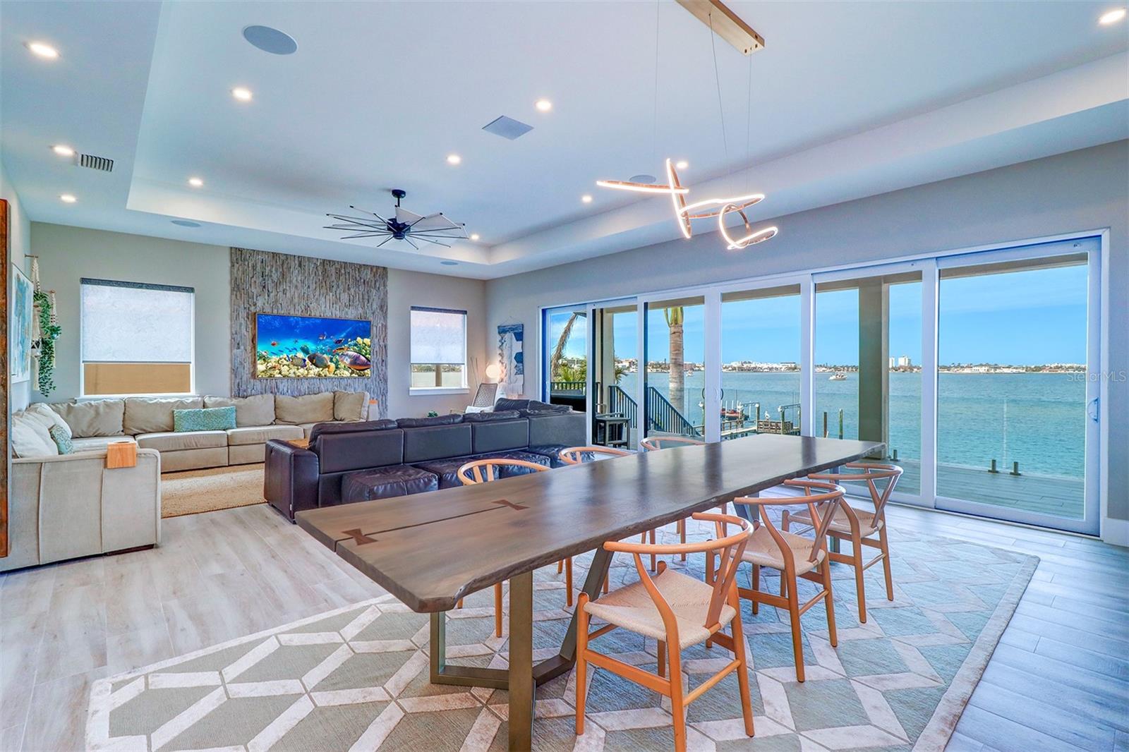 BOCA CIEGA ISLE - Residential