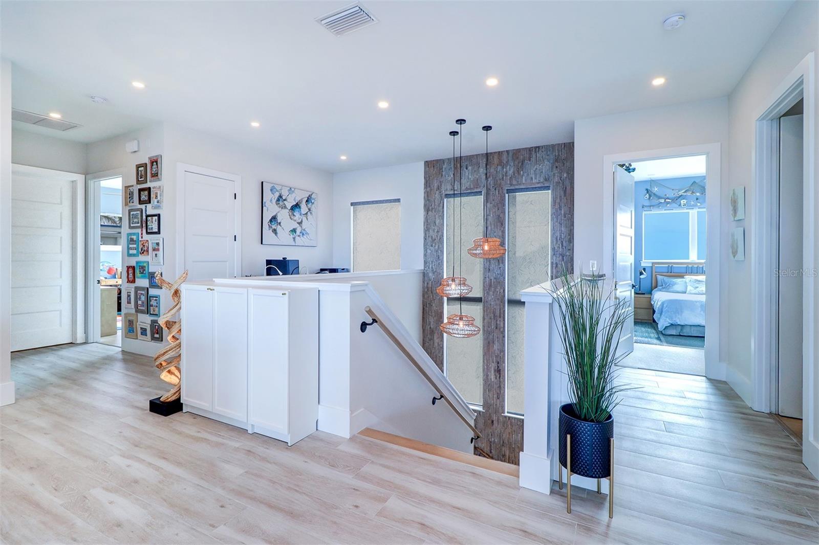 BOCA CIEGA ISLE - Residential