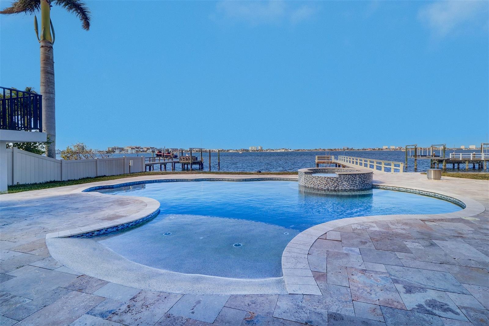 BOCA CIEGA ISLE - Residential