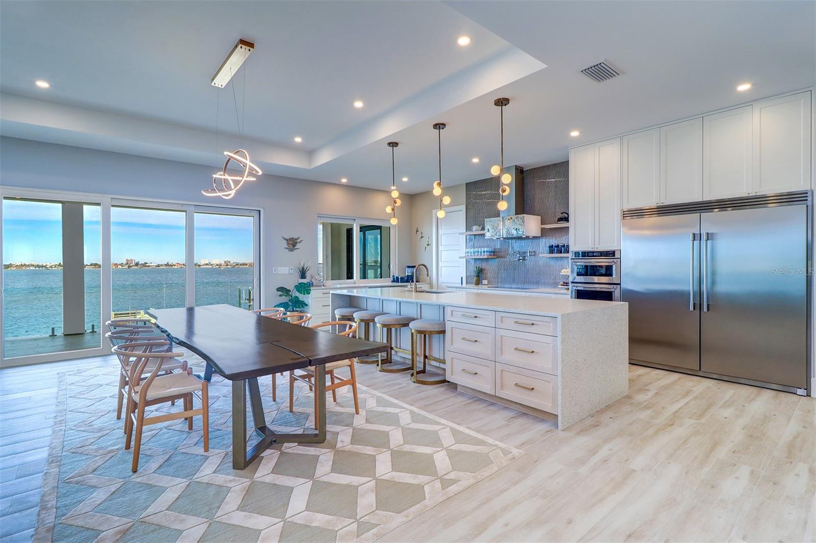 BOCA CIEGA ISLE - Residential