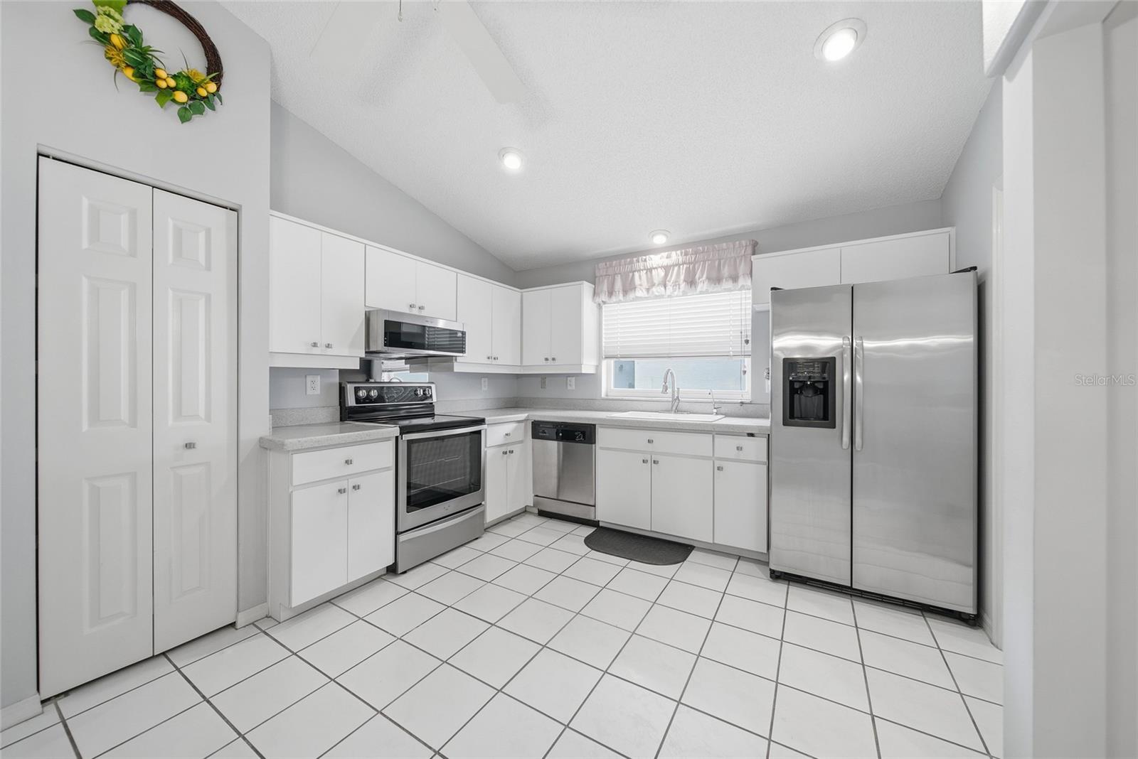 LIVE OAK VILLAGE BEACON WOODS - Residential