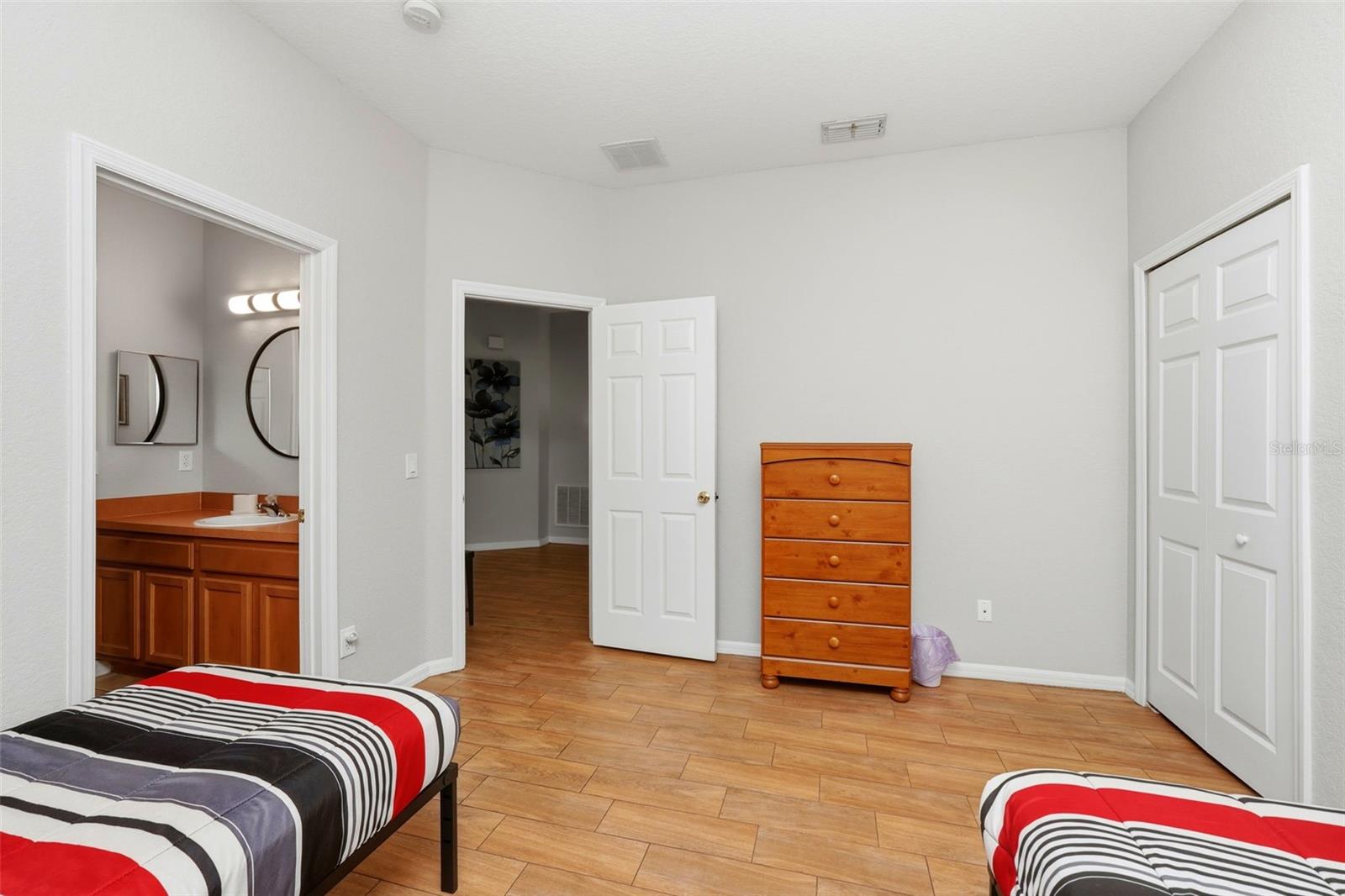 HIGH GROVE UNIT 01 LT 01 PB 50 PG 19-20 - Residential