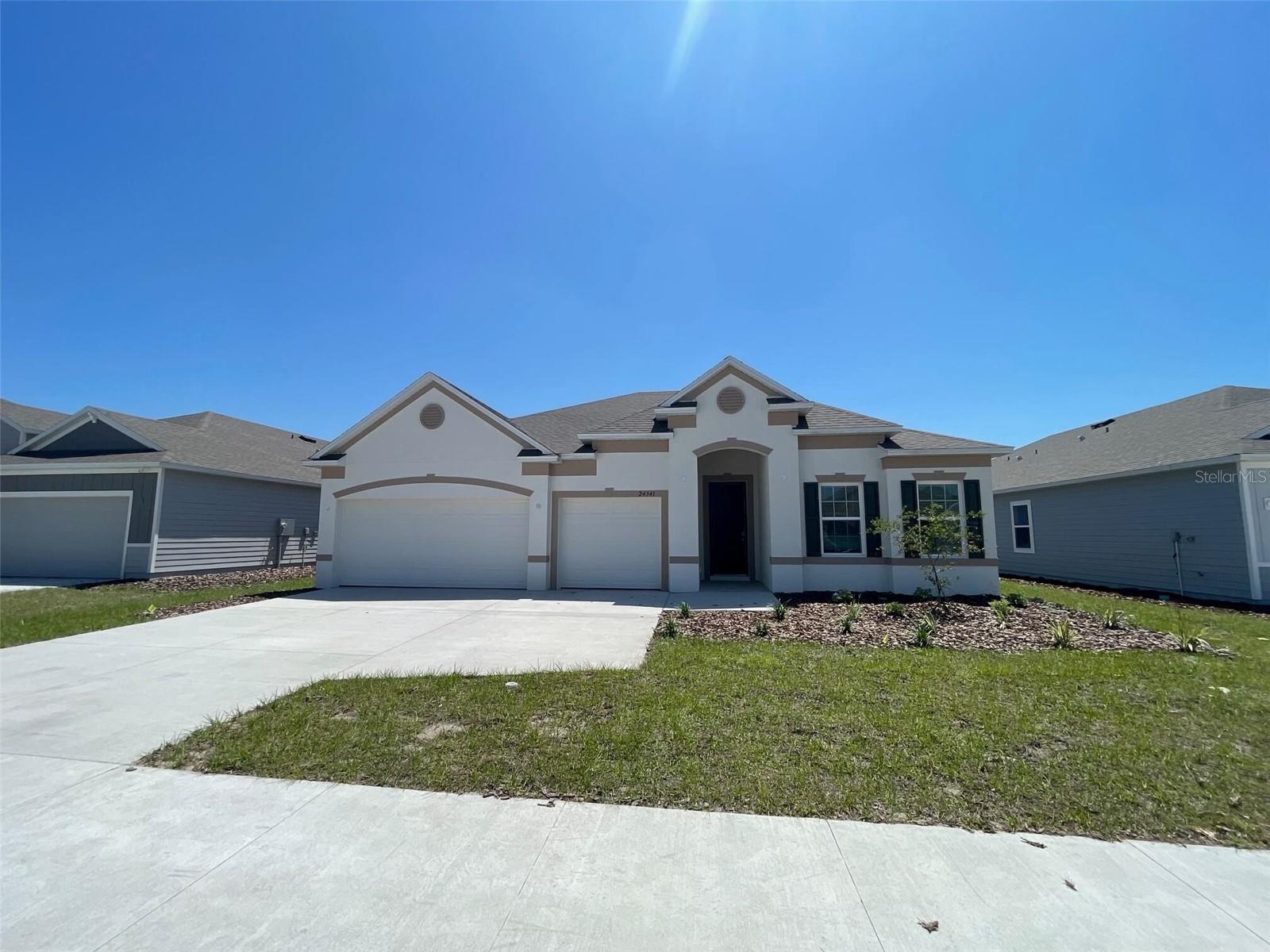 Stunning Home for Rent in Avalon Woods
Address: 24341 NW 12th Pl, Newberry, FL 32669
Experience the luxury of moving into a nearly new home in the desirable Avalon Woods community! This beautiful residence, features a spacious and well-designed layout perfect for both comfort and entertainment.
Key Features:
– Bedrooms: 4
– Bathrooms: 3
– Large Great Room: Perfect for family gatherings and relaxation
– Media/Flex Area: Adaptable space, ideal for a home office or entertainment room
– Kitchen: Gourmet appliances with solid surface countertops
– Flooring: Elegant EVP flooring throughout the home
– Extras: Crown molding, high-quality blinds, and more
The home is designed with attention to detail, including a welcoming lanai that invites you to enjoy peaceful mornings and tranquil evenings outdoors. The interior boasts modern aesthetics and functionality, ensuring that every corner of the home is both beautiful and practical.
Community and Location:
Nestled in Avalon Woods, this property offers a serene environment while remaining close to local amenities and attractions. Enjoy easy access to shopping, dining, and leisure activities.
Don't miss out on the opportunity to be the first to make memories in this exquisite home.
*Pets considered