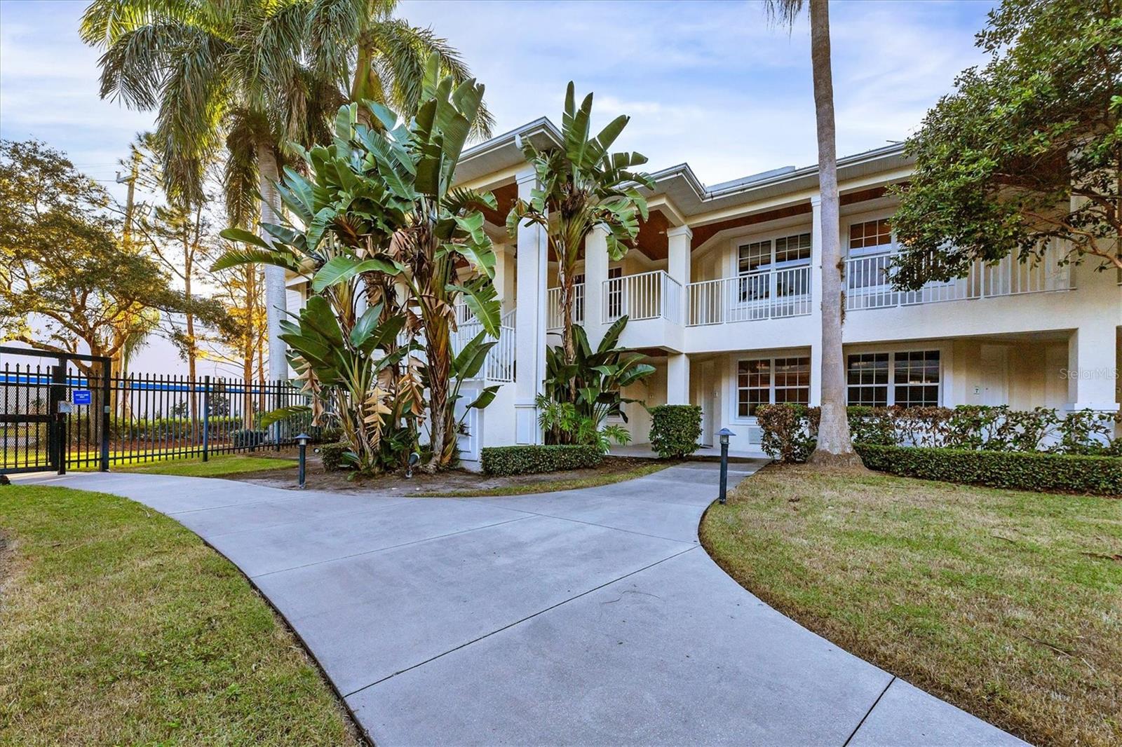 ACADEMY RESORT LODGE - Residential