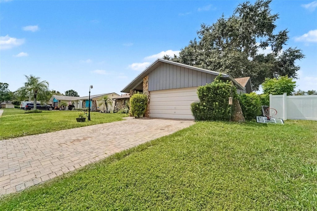 Photo of 7606 Willow Brook Court, Hudson, FL 34667 (MLS # TB8549999)