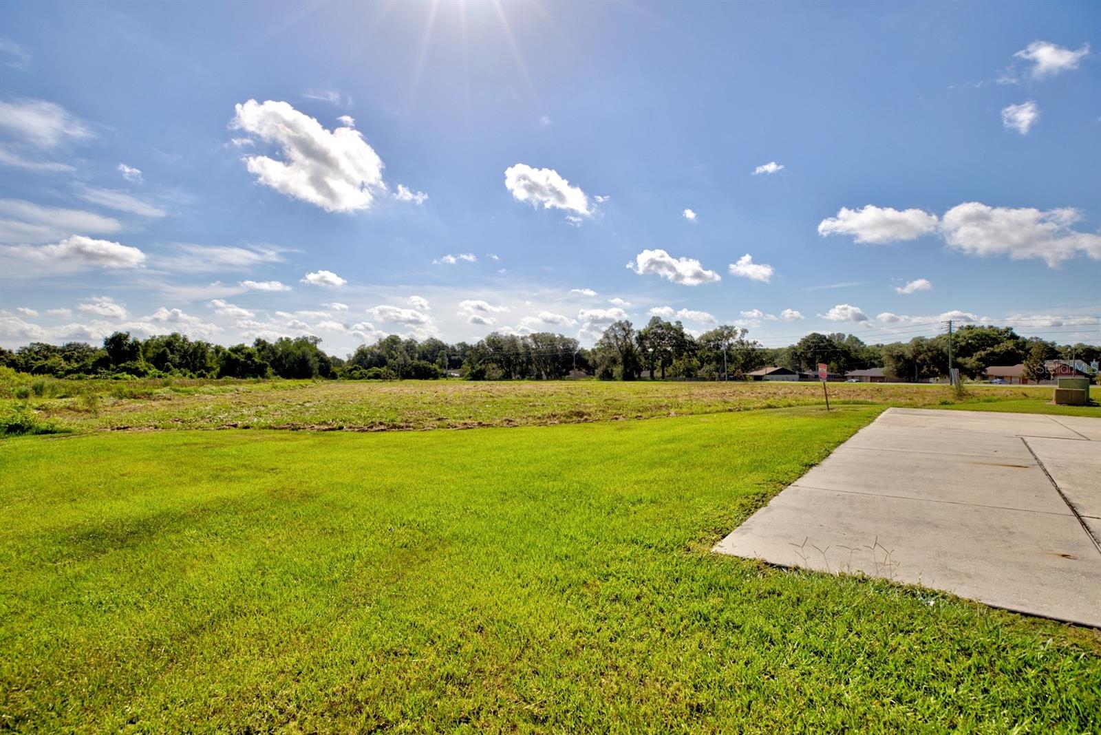 PARKWAY CORPORATE CENTER - Land