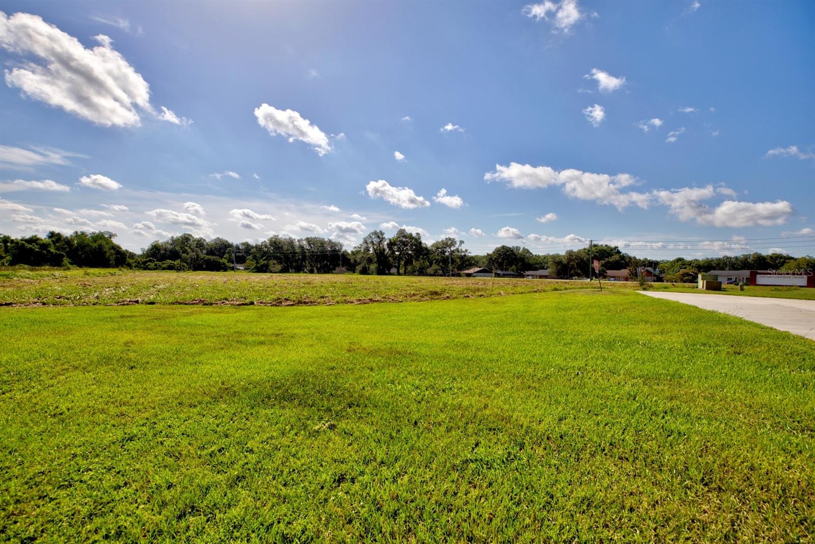 PARKWAY CORPORATE CENTER - Land