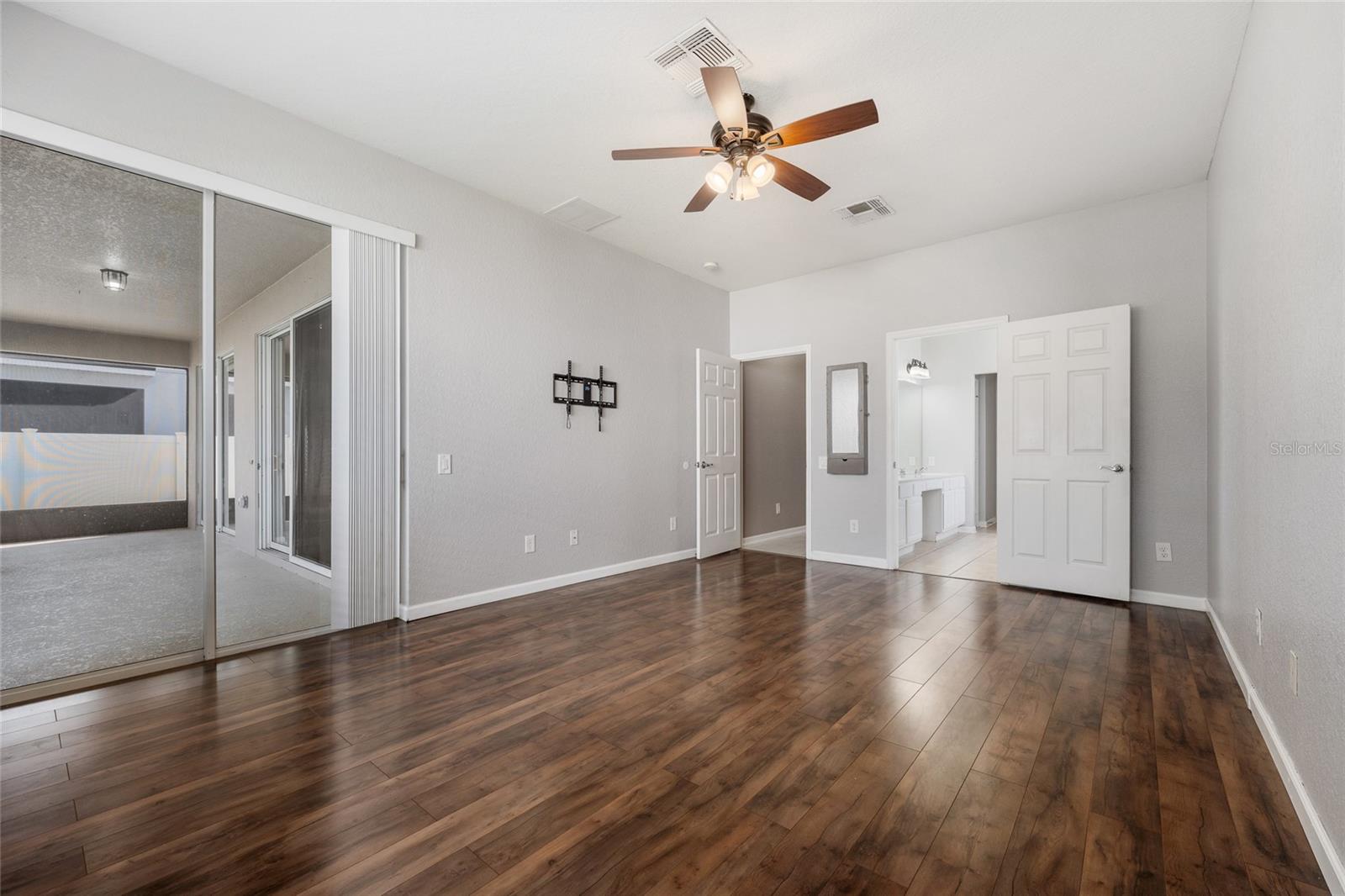 SPRING ISLE - Residential