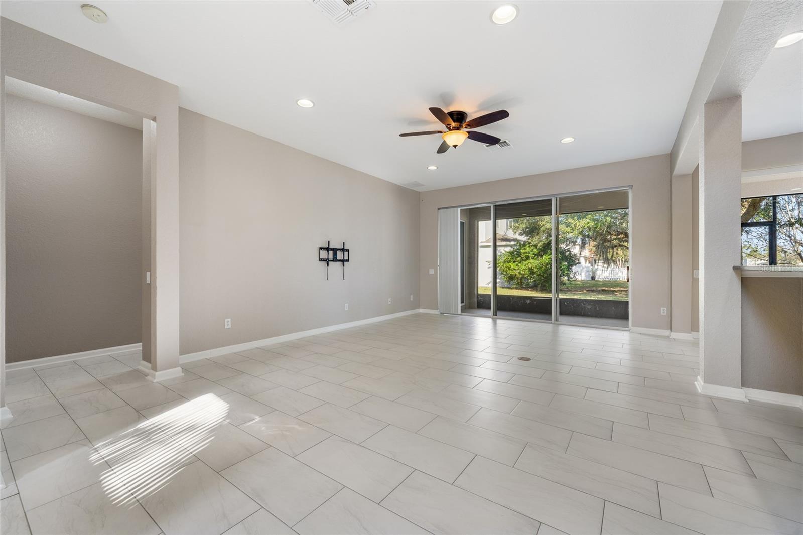 SPRING ISLE - Residential