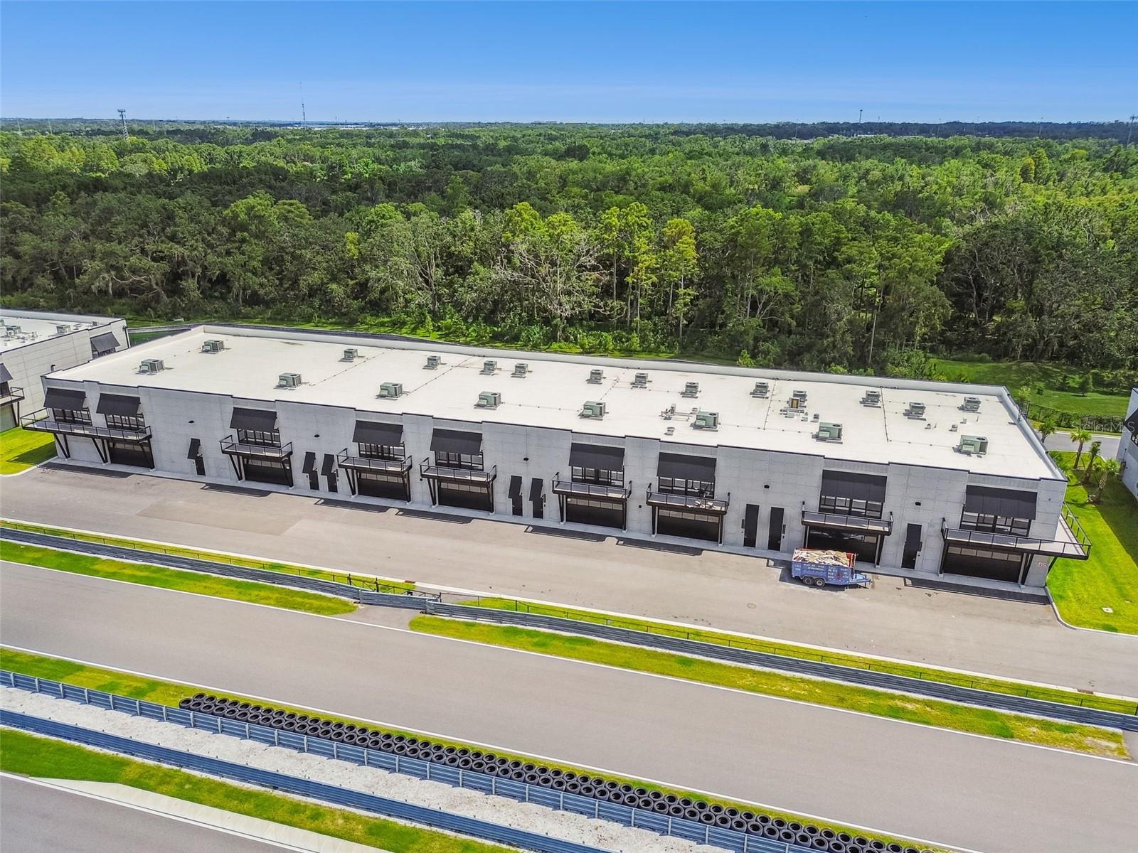 MOTOR ENCLAVE PH 1 - Commercial Sale