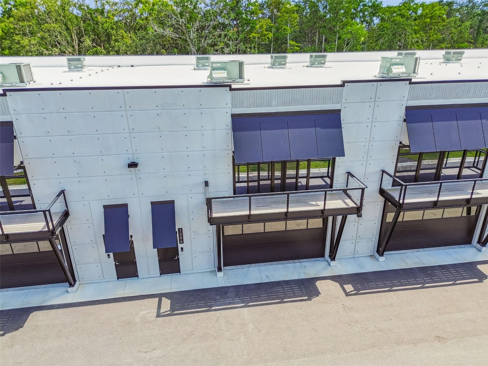 MOTOR ENCLAVE PH 1 - Commercial Sale