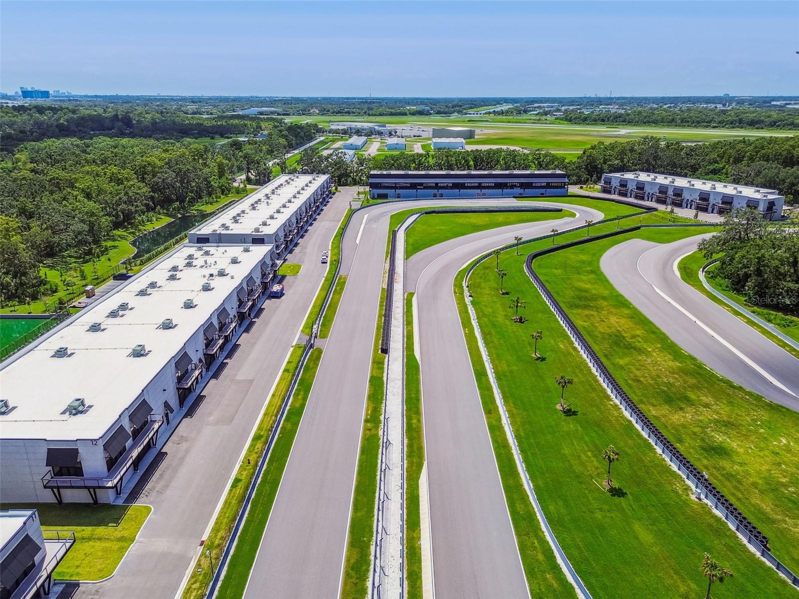 MOTOR ENCLAVE PH 1 - Commercial Sale