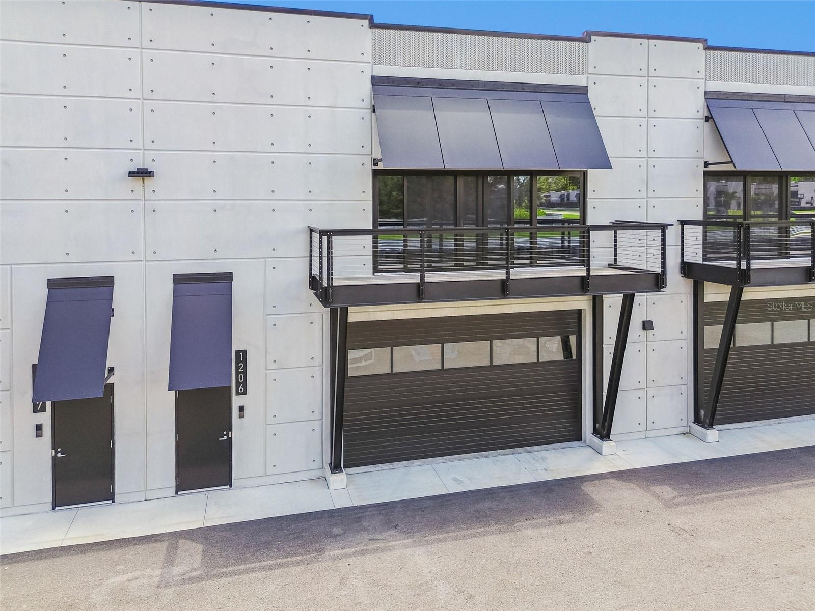 MOTOR ENCLAVE PH 1 - Commercial Sale
