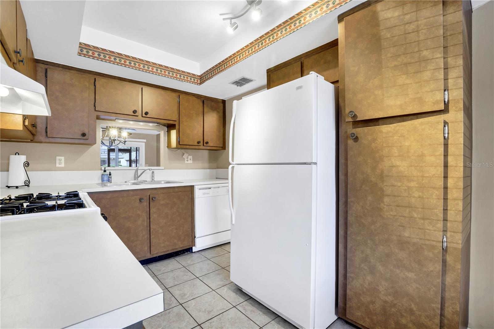 IMPERIAL VILLAS - Residential