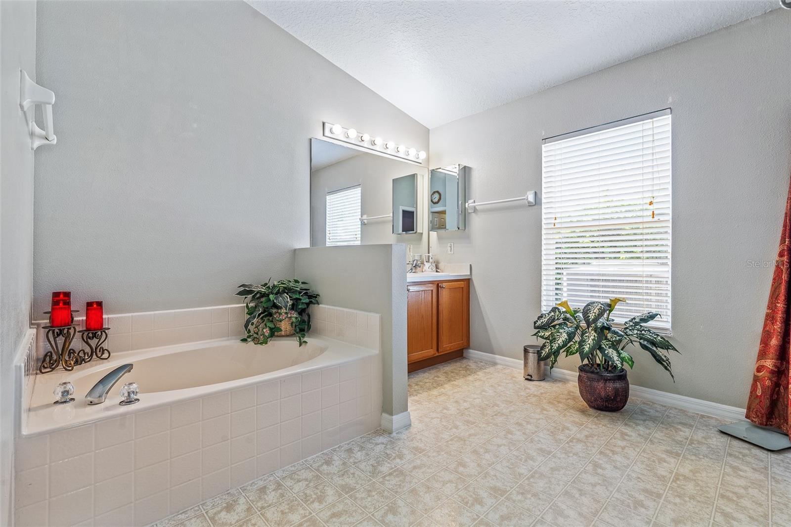 MAJESTIC OAKS PH 01 - Residential