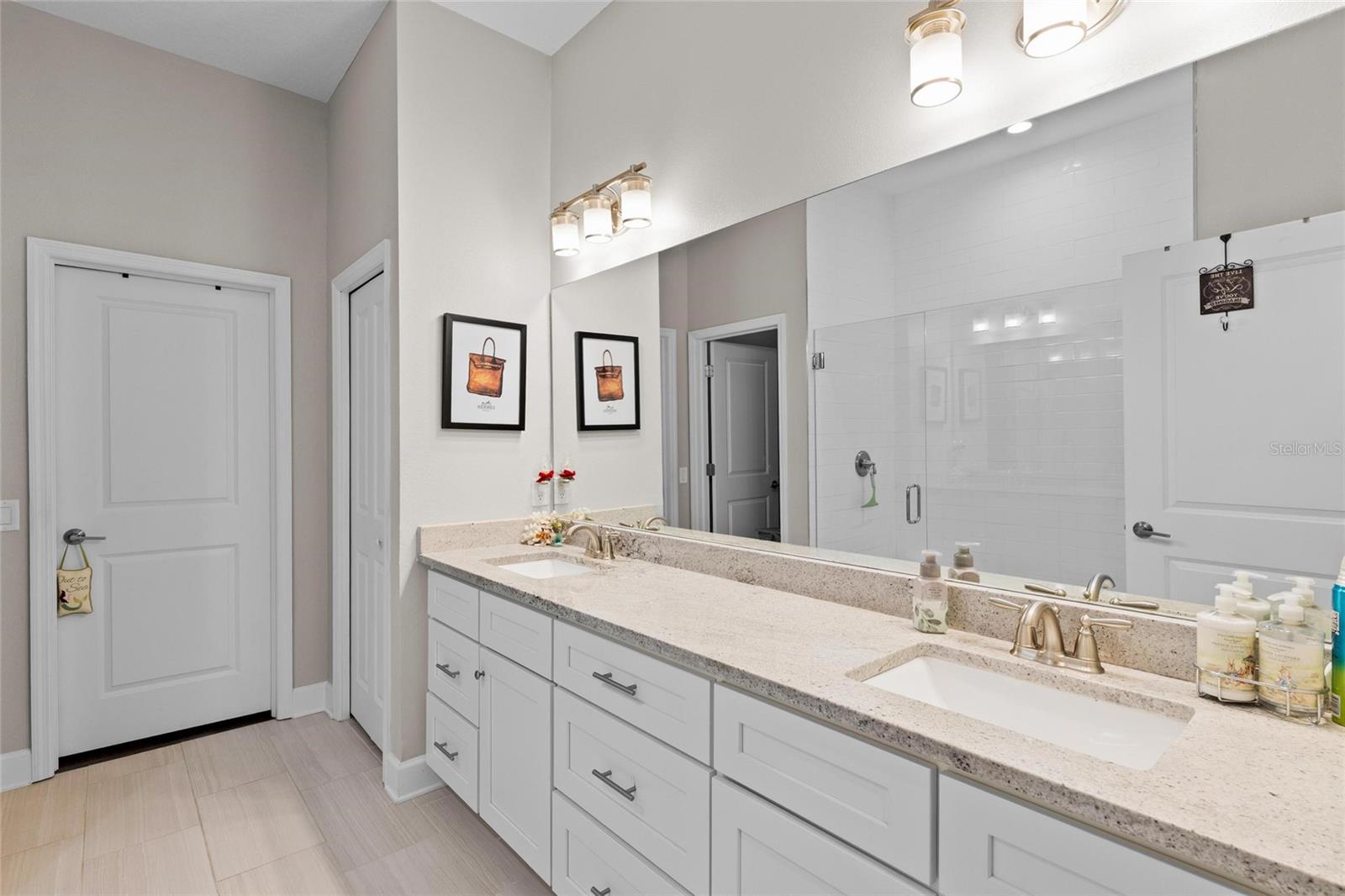 HIDDEN RIDGE TWNHMS - Residential