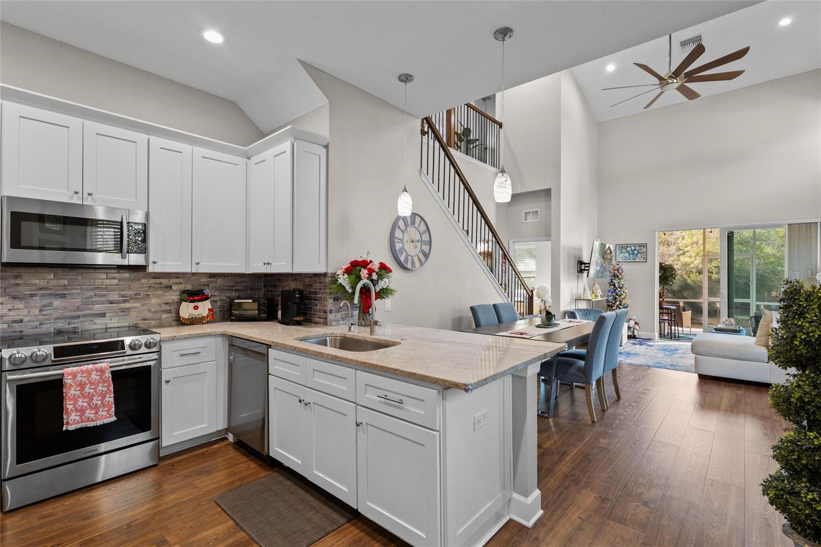 HIDDEN RIDGE TWNHMS - Residential